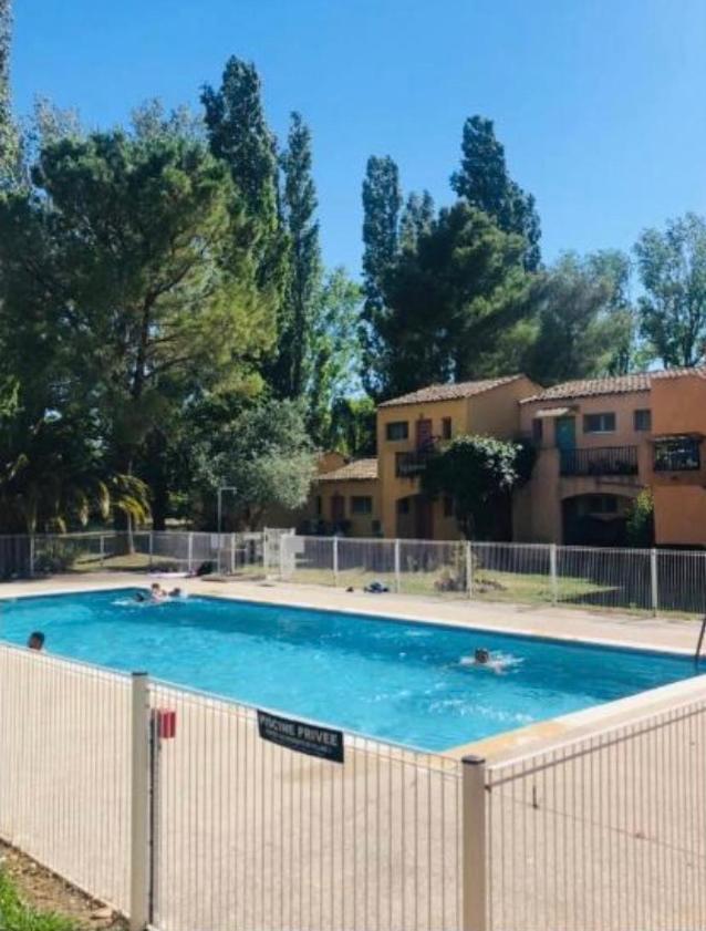 Appart Dans Residence Avec Piscine A Arles Exteriér fotografie